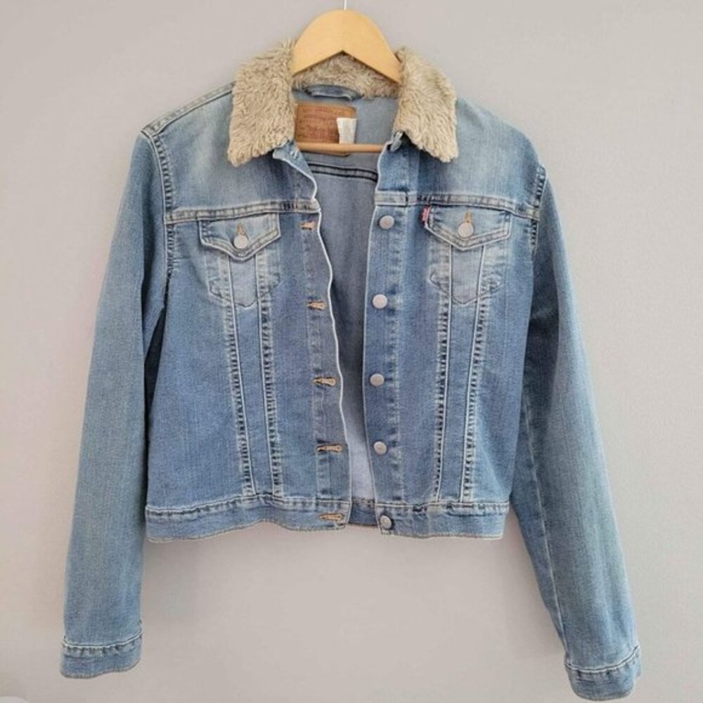 Vintage Levi's jean jacket women's medium